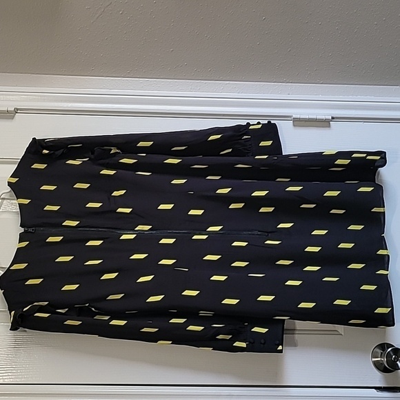 Alice +Olivia Ribbon Tape Black Neon Yellow Longsleeve Dress Size 6 - Picture 2 of 11